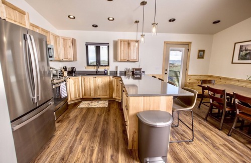 Centennial Casa | Stylish & Modern Retreat by Snowy Range Ski Resort