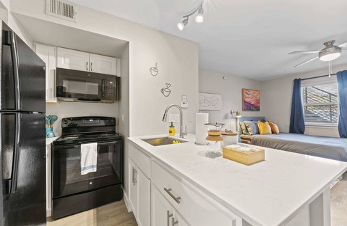 Greystone Center Apartamento | Stylish modern studio close to Downtown and Domain