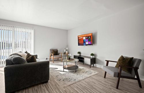 Rochester Apartamento | Stylish & Modern Unit Prime Location & Comfort