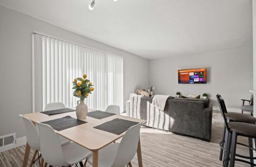 Rochester Apartamento | Stylish & Modern Unit Prime Location & Comfort