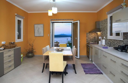 Perigiali Villa | Villa de lujo con piscina privada a solo 400m de la playa.