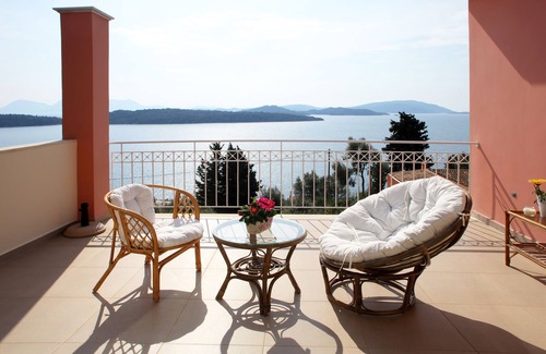 Perigiali Villa | Villa de lujo con piscina privada a solo 400m de la playa.