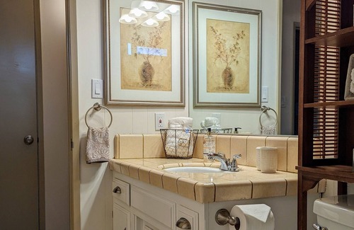Frazier Park Casa | Stylish Mountain Getaway with Fireplace + Wifi