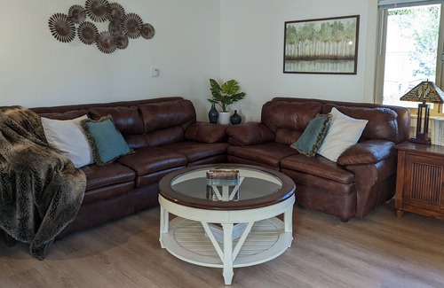Frazier Park Casa | Stylish Mountain Getaway with Fireplace + Wifi