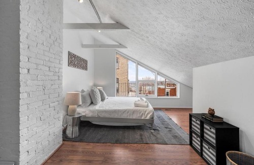 Mount Adams Apartamento | Stylish Mt Adams 1BR in great location