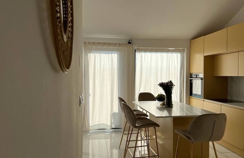 Sutivan Apartamento | Stylish new Apartment With Luxury Hotel Feels! Perfect for a Family Holiday