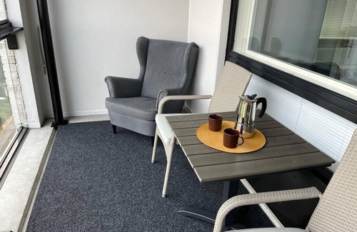 Espoo Apartamento | Stylish new apartment with indoor access to metro and shopping center.