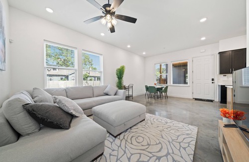 Memphis Casa | Stylish new build 2BR/2BA getaway w/gated parking