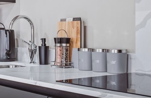 Olton Apartamento | Stylish new-build FREE parking, 10min to BHX & NEC