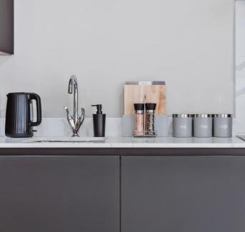 Sheldon Apartamento | Stylish new-build, FREE parking, 10 minutes to NEC & BHX airport