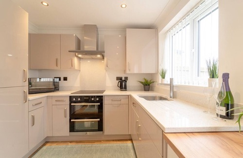 Fence Casa | Stylish new build home central Colne