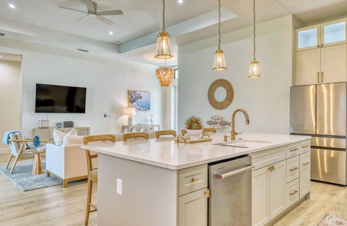 North Port Casa | Stylish New Build with Pool, Spa, and Design