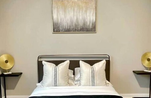 Atlantic Station Area Casa | Stylish New Loft in Atlantic Station - Book Now!