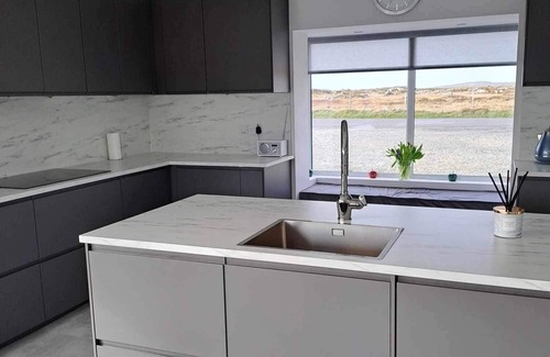 Ballyconneely Casa | Stylish newly built house 3 Bedroom and 3 bathroom family & Pet friendly.