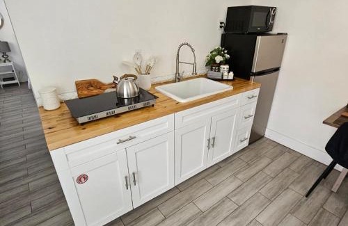 Riverside Park Casa | Stylish & Newly-Renovated Suites near Las Olas