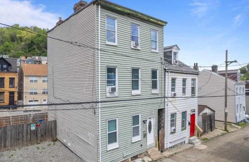 East Allegheny Casa | Stylish Northside 4 Bed Off Street Parking