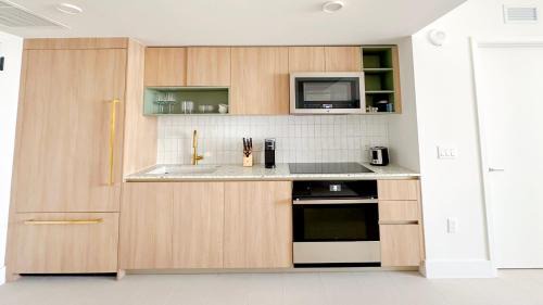 Downtown Miami Apartamento | Stylish One Bedroom in the heart of vibrant Downtown- Daily resort fee and parking not included