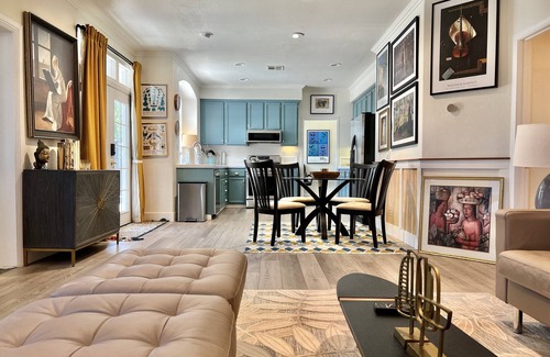 Midway City Apartamento | Stylish & One-of-a-Kind 2-Bedroom Apartment in SoCal – Private Retreat