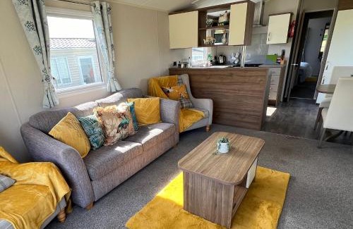 Bembridge Apartamento | Stylish Pad with prime amenities