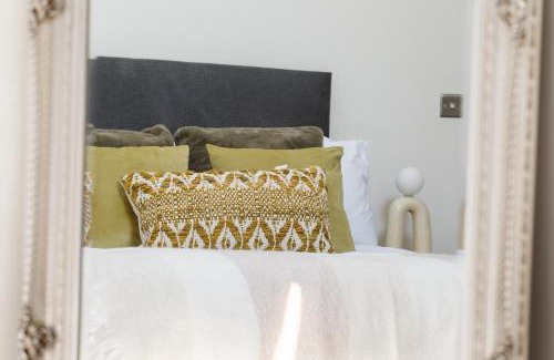 Bradford Apartamento | Stylish Penthouse with outside balcony!
