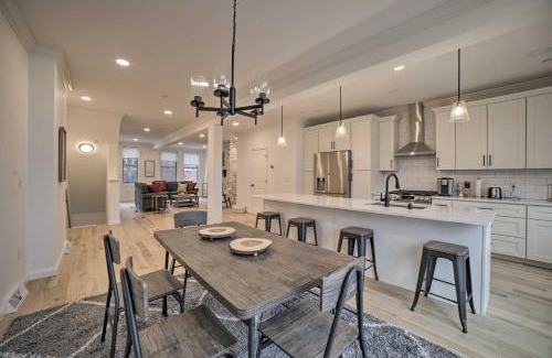 Central Northside Casa | Stylish Pittsburgh Townhouse with City Views!