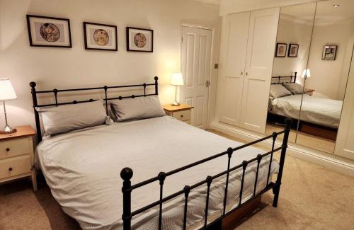 Poole Casa | Stylish Poole Stay: 2BD Victorian Home