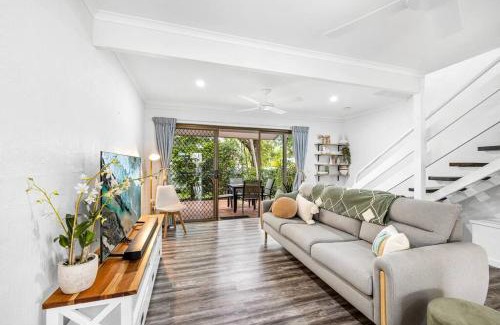 Noosaville Apartamento | Stylish Poolside Villa, Noosa
