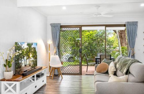 Noosaville Apartamento | Stylish Poolside Villa, Noosa