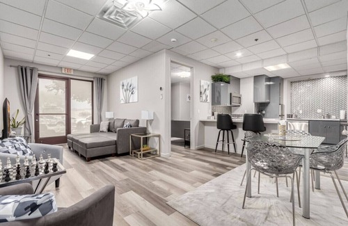 Fountain Hills Condominio | Stylish & Prestigious 2 Bed 2 Bath-On The Avenue