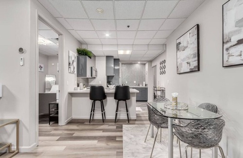 Fountain Hills Condominio | Stylish & Prestigious 2 Bed 2 Bath-On The Avenue