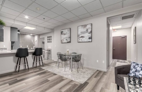 Fountain Hills Condominio | Stylish & Prestigious 2 Bed 2 Bath-On The Avenue