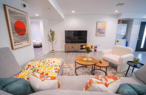 Downtown Los Angeles Casa | Stylish Private Ensuite Room near USC