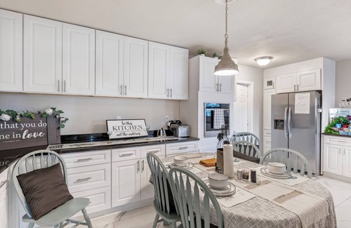Bearss Plaza Casa | Stylish- Private Pool, Game Room & Prime Location.