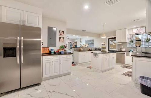 Bearss Plaza Casa | Stylish- Private Pool, Game Room & Prime Location.