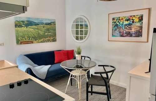 Brighton Apartamento | Stylish Private Studio for 2★Close to Beach★Free WiFi★Netflix★Parking