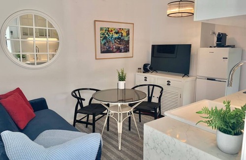 Brighton Apartamento | Stylish Private Studio for 2★Close to Beach★Free WiFi★Netflix★Parking