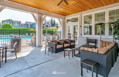 North Creek Casa | Stylish & Quiet 4Bed & 3Bath Residential Home in Luxury Community
