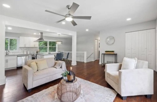 Collier Heights Casa | Stylish RanchPeaceful YetCentral