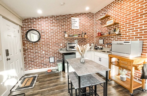 Colorado Springs Apartamento | ★Stylish★ remodeled studio near IvyWild/Downtown