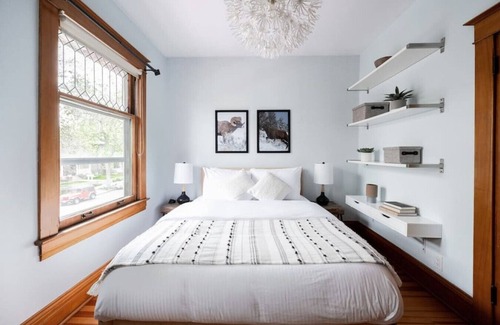 Congress Park Casa | Stylish Remodeled Congress Park Palace I Sleeps 10