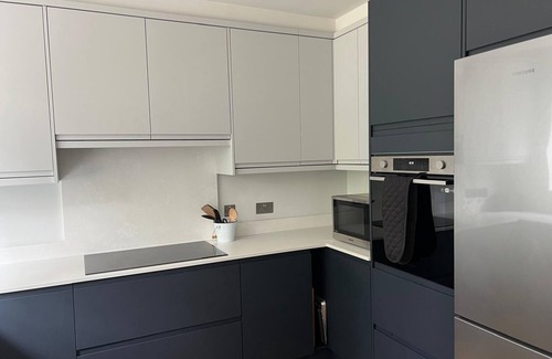 London Borough of Bromley Casa | Stylish, Renovated Chislehurst Retreat – Walk to Station, Pubs & More!