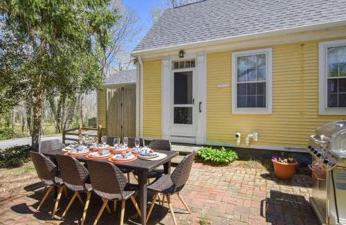 Yarmouth Port Casa | Stylish Retreat 2 mi to Beach