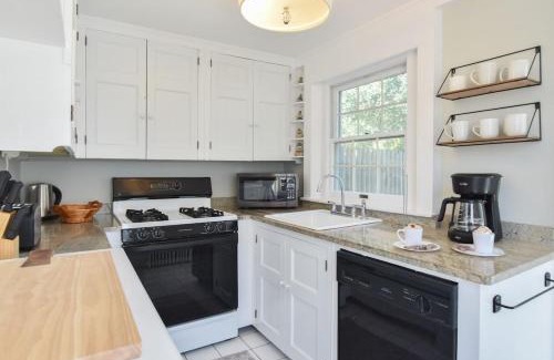 Yarmouth Port Casa | Stylish Retreat 2 mi to Beach