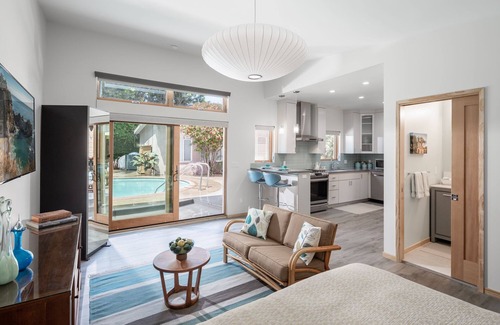 Bixby Knolls Apartamento | * NUEVO * Elegante estudio privado retro y piscina larga Bch