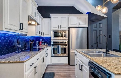 South Baton Rouge Casa | Stylish & Romantic Home, Long-term friendly, King