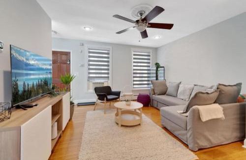 Fishtown Casa | Stylish Rowhome-Fishtown-Near Shops
