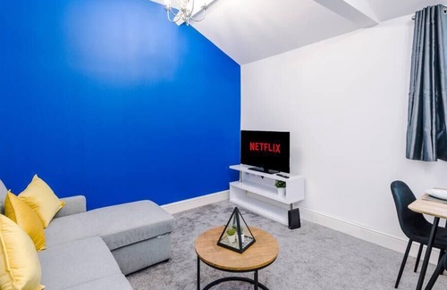 Whitnash Apartamento | Stylish Royal Leamington Gem - Parking