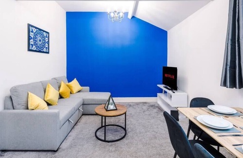 Whitnash Apartamento | Stylish Royal Leamington Gem - Parking