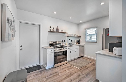 Roseville - Fleet Ridge Apartamento | Stylish San Diego Apartment w/ Smart TV!