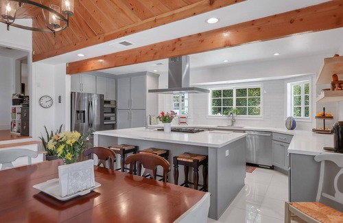 San Fernando Casa | Stylish San Fernando Stay with Designer Kitchen Upgrade